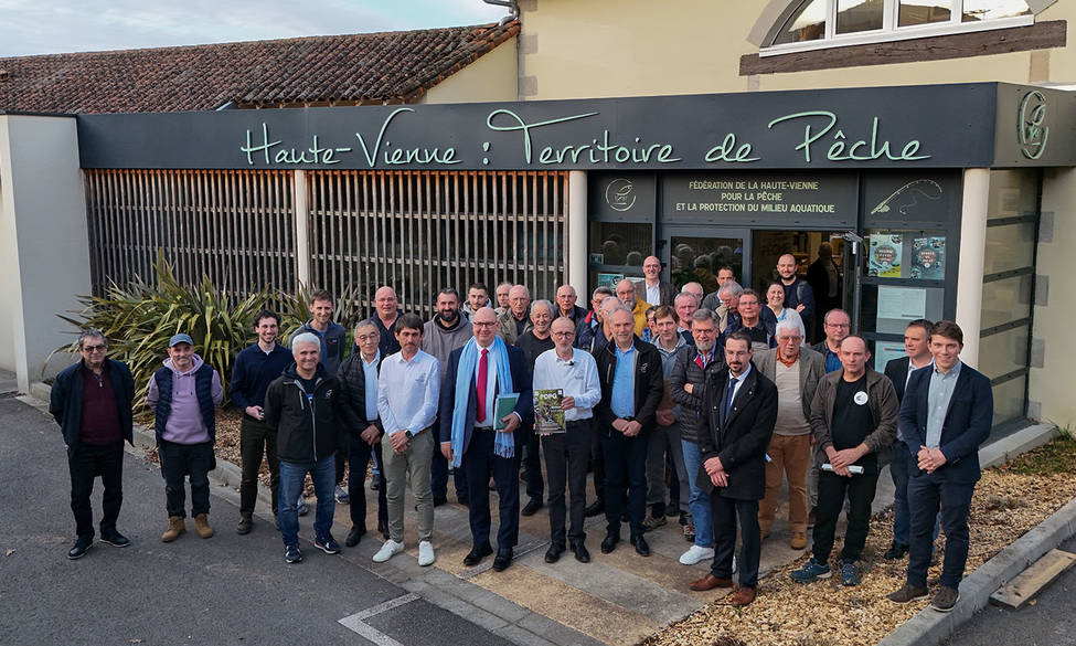 Signature de l'arrêté d'approbation du PDPG par M. Le Préfet